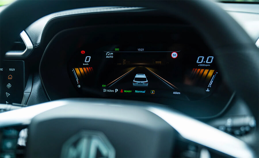 Driver information display of MG ZS Essence HYBRID+