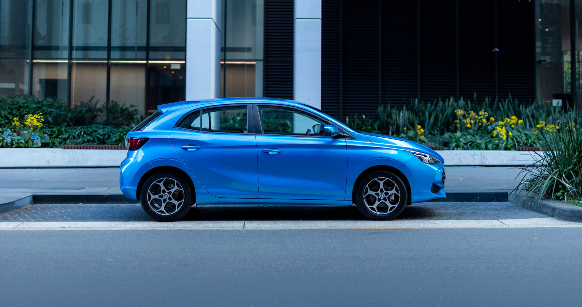 Side shot of MG3 HYBRID+