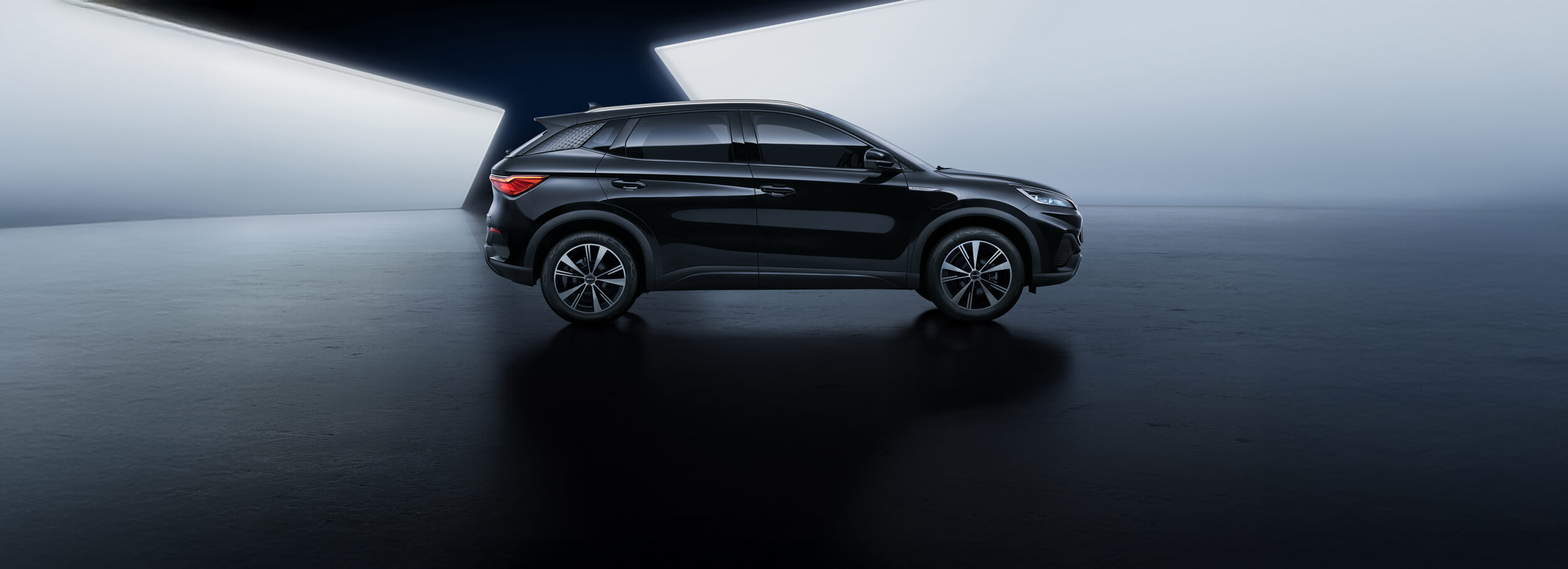 Atto 3 showcase exterior