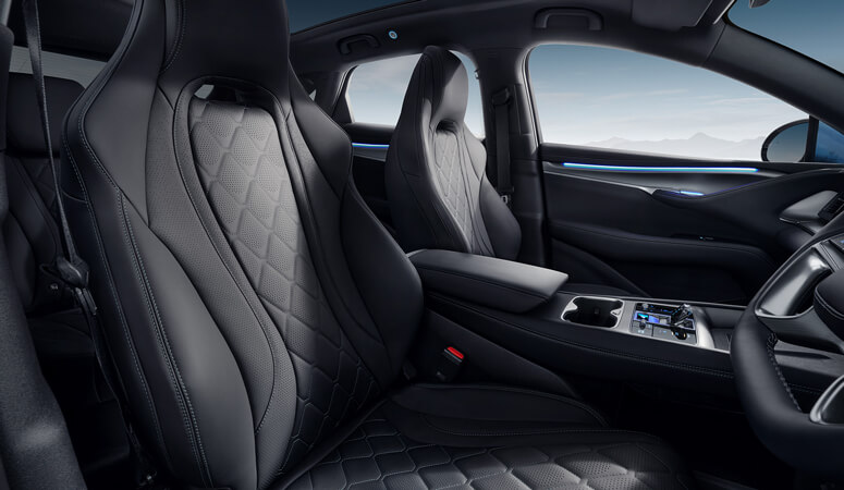 BYD SEALION 7 - Family practicality